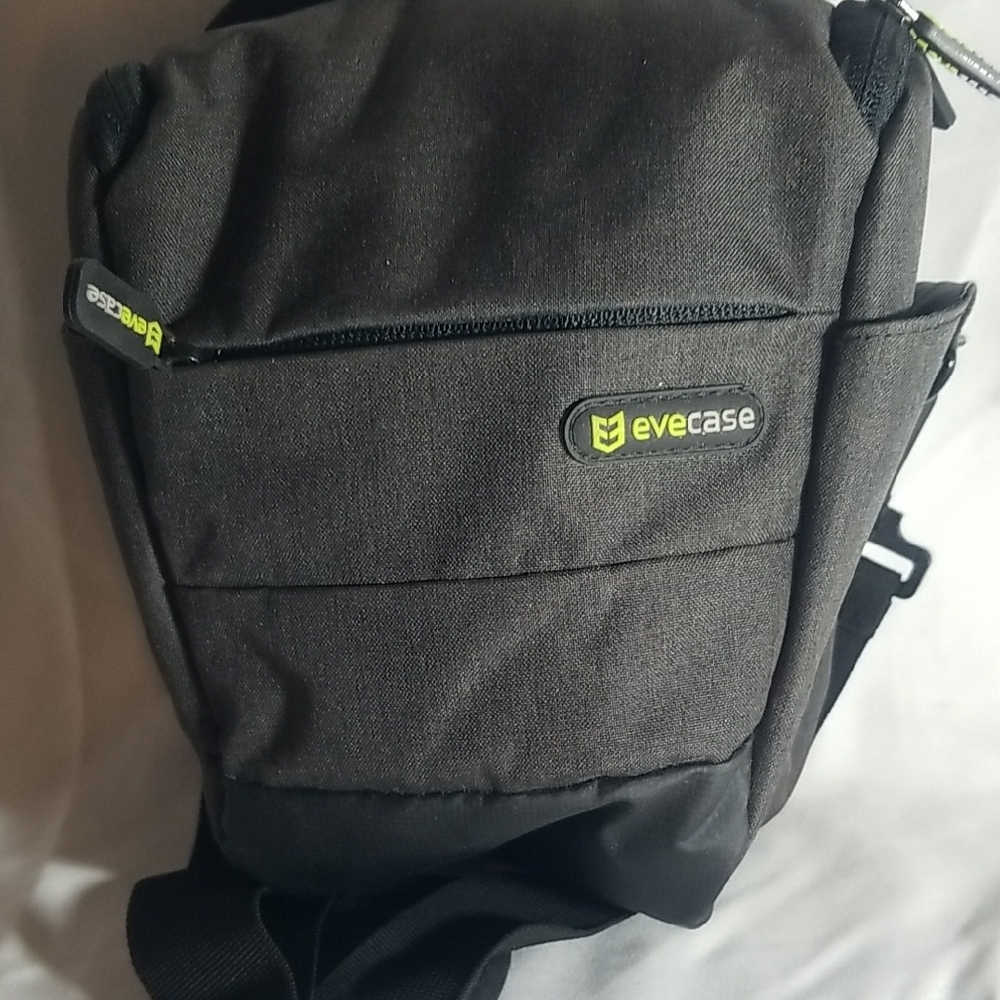 Black Camera Bag with Modern Design and Durable Fabric